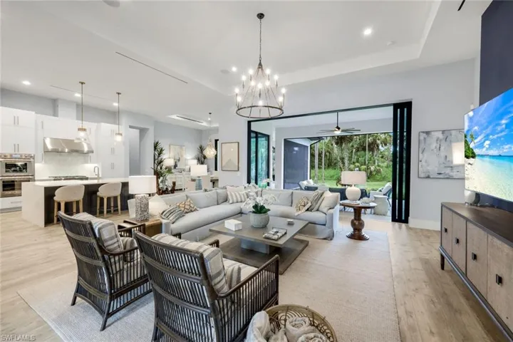 933 11th St Sw, Naples, Florida 34117