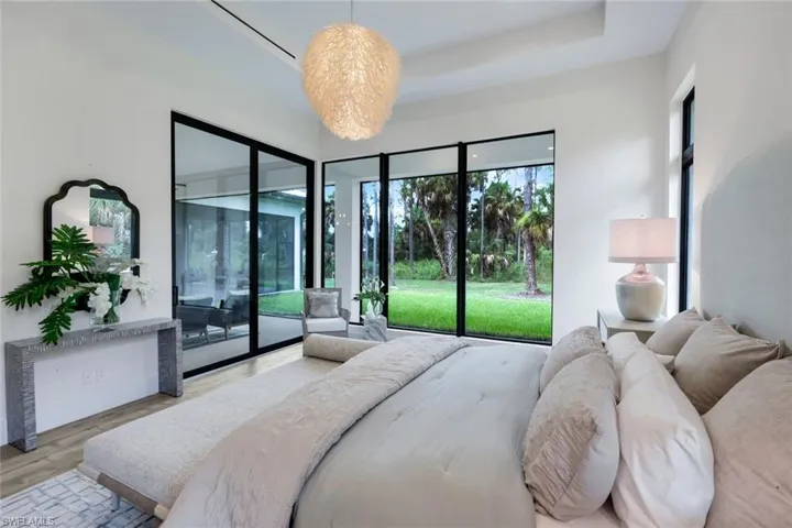 933 11th St Sw, Naples, Florida 34117