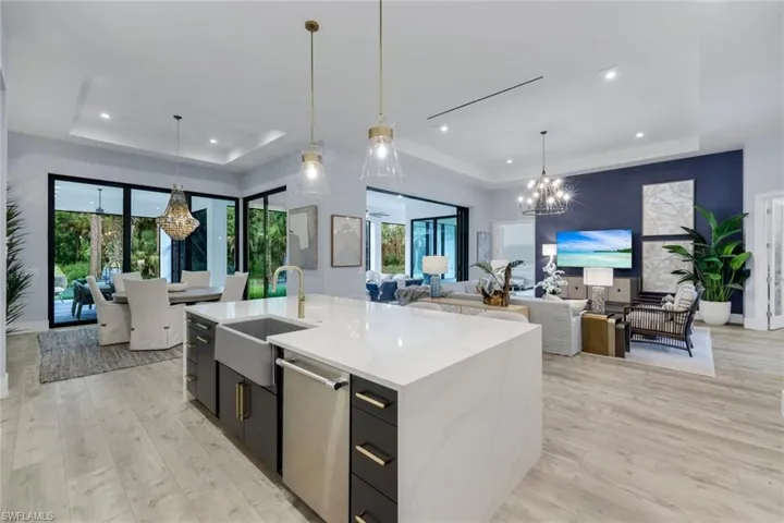 933 11th St Sw, Naples, Florida 34117