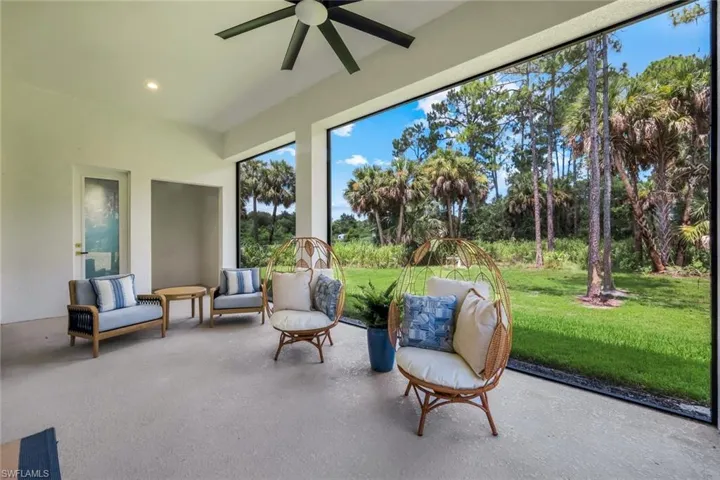 933 11th St Sw, Naples, Florida 34117