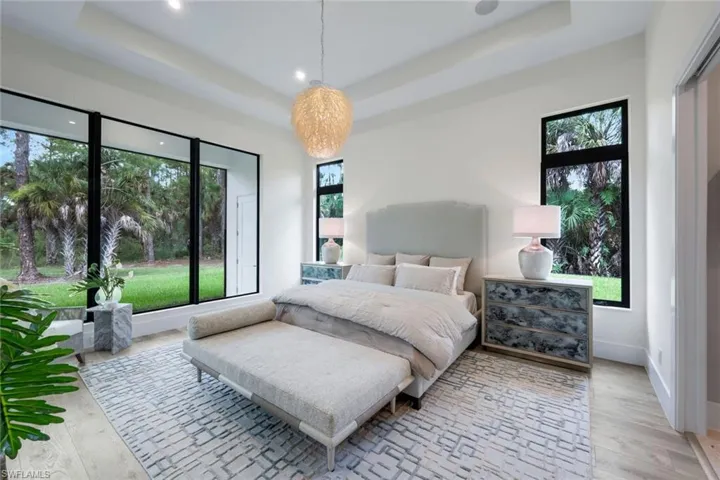 933 11th St Sw, Naples, Florida 34117