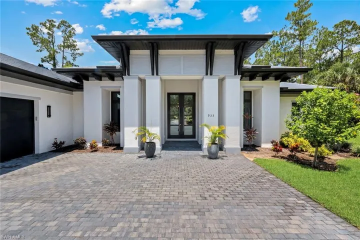 933 11th St Sw, Naples, Florida 34117