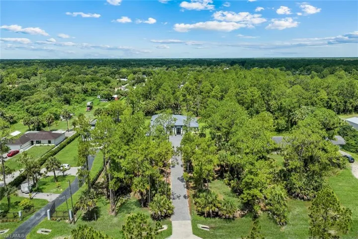 933 11th St Sw, Naples, Florida 34117
