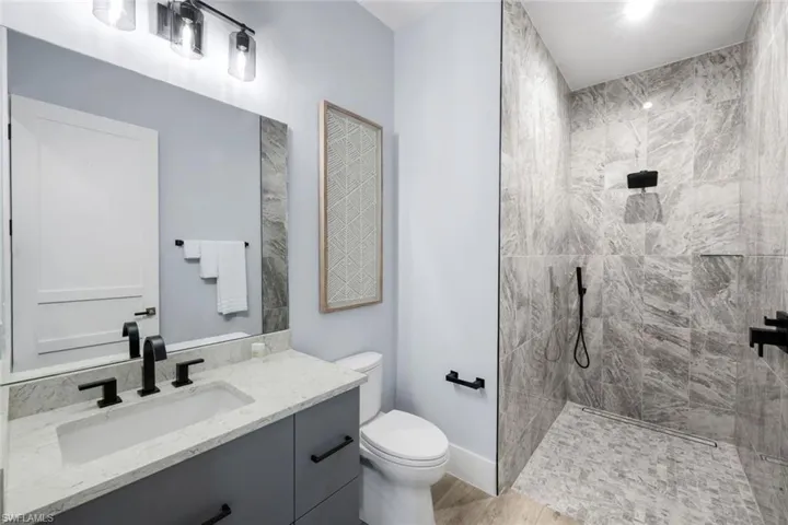 933 11th St Sw, Naples, Florida 34117