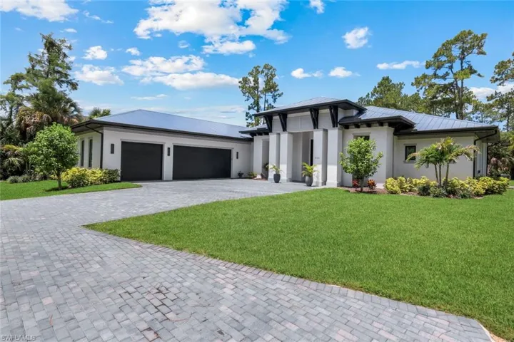 933 11th St Sw, Naples, Florida 34117