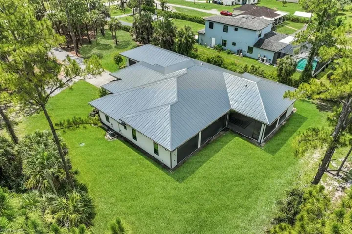 933 11th St Sw, Naples, Florida 34117