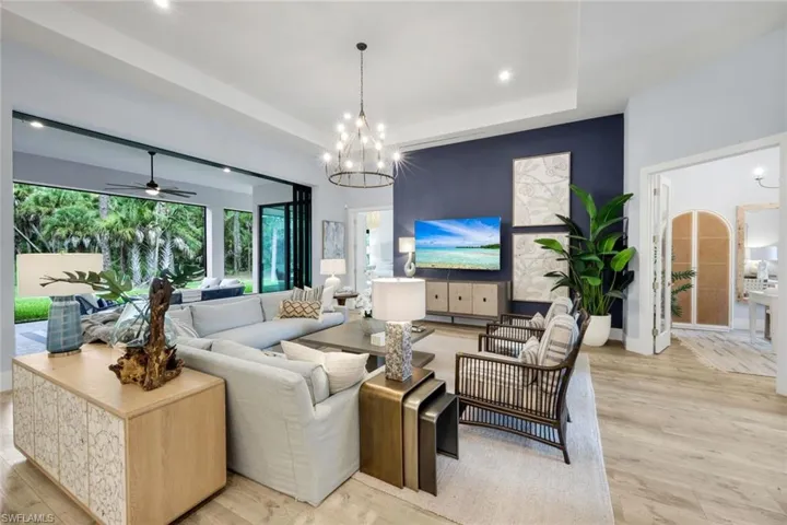 933 11th St Sw, Naples, Florida 34117