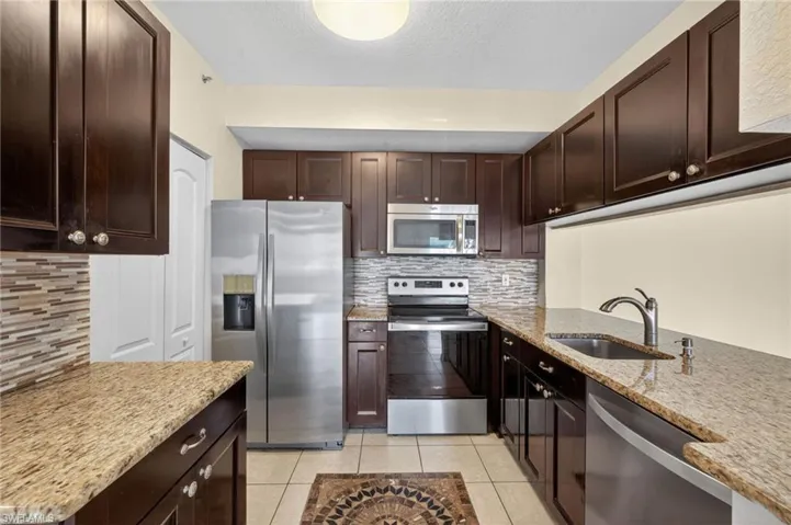 6401  Aragon  WAY, Fort Myers, FL 33966