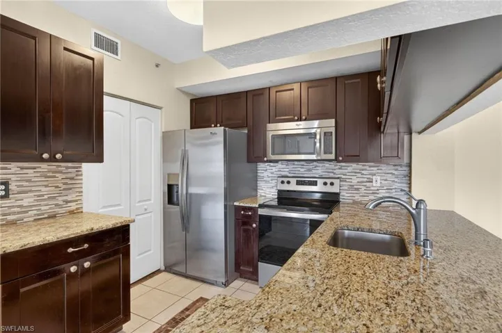 6401  Aragon  WAY, Fort Myers, FL 33966