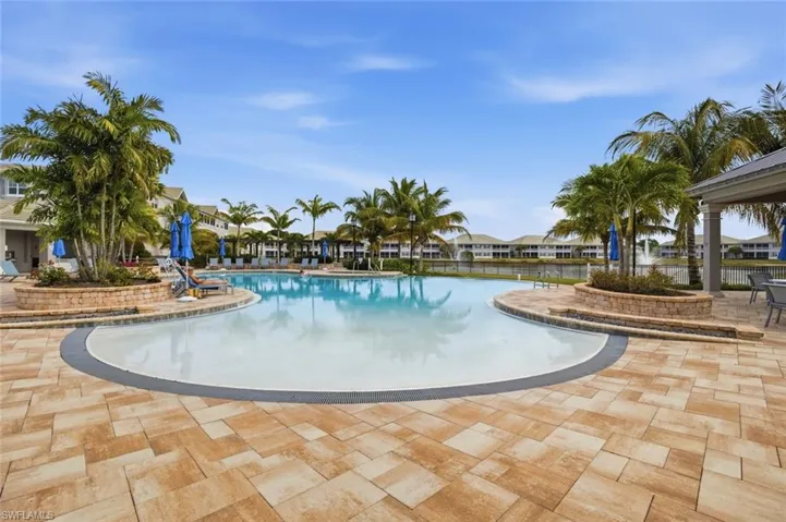 196  Indies E DR, Naples, FL 34114
