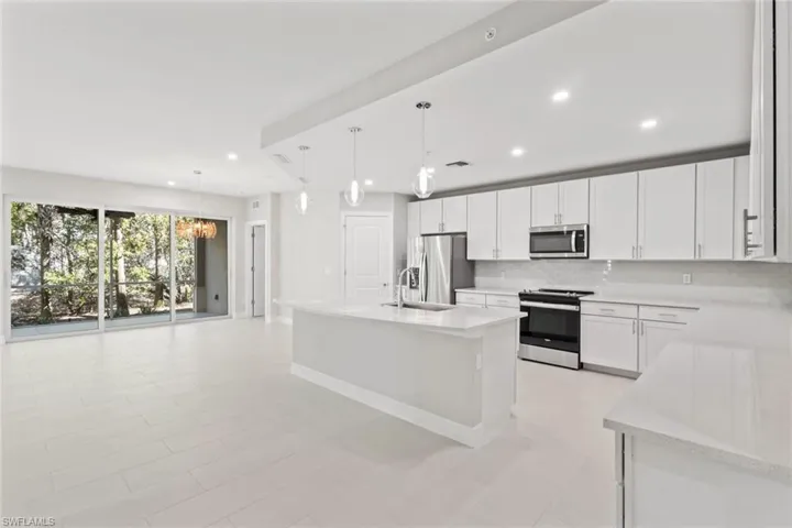 196  Indies E DR, Naples, FL 34114