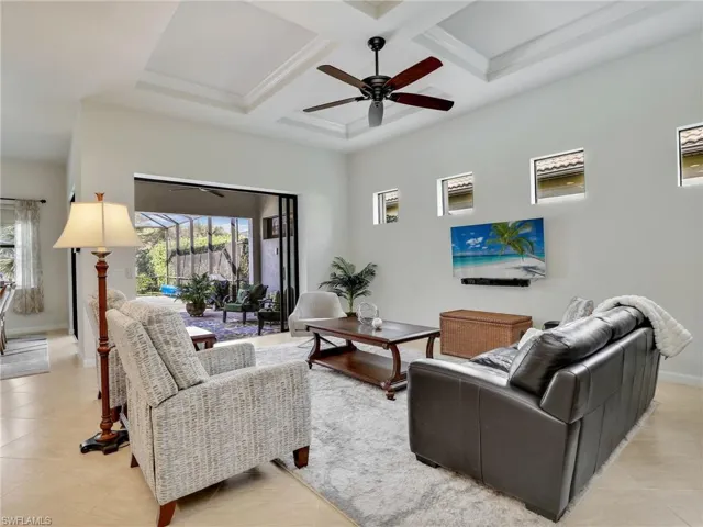 Living Area overlloking Lanai & Pool