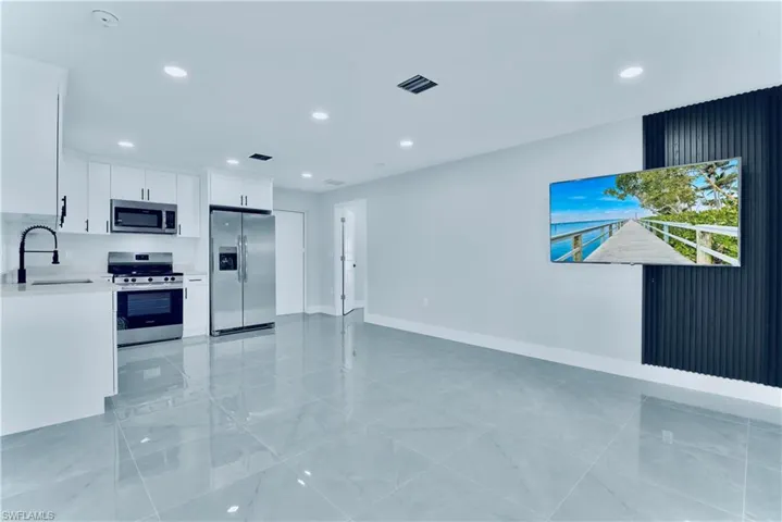 2801 42nd St W, Lehigh Acres, Florida 33971