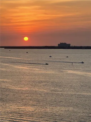 Boat traffic coming in after a full day on the water. What a sight!