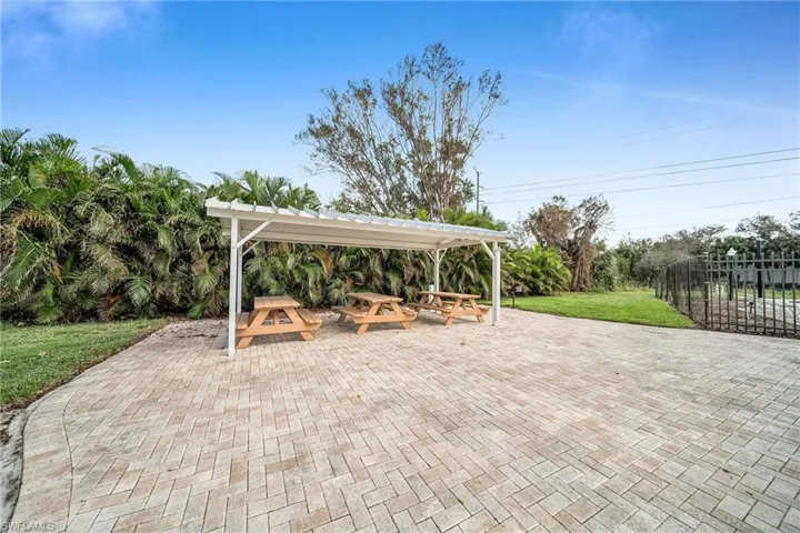 15069 Cloverdale Dr, Fort Myers, Florida 33919