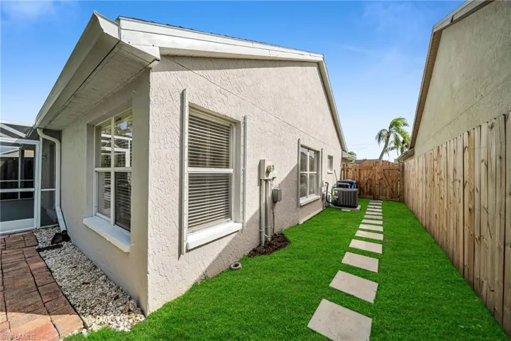 15069 Cloverdale Dr, Fort Myers, Florida 33919