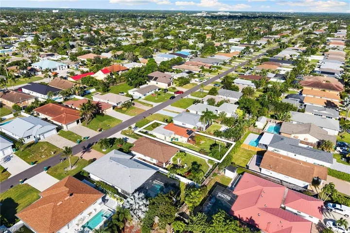 520  99th N AVE, Naples, FL 34108