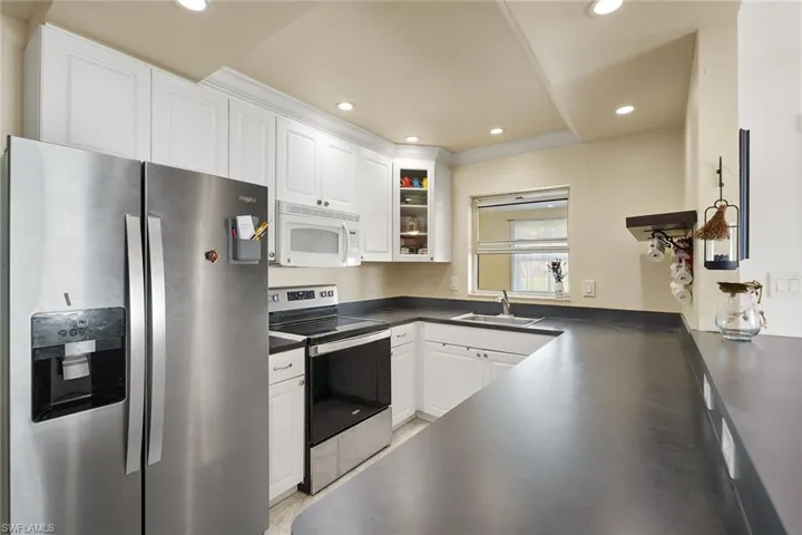 520  99th N AVE, Naples, FL 34108