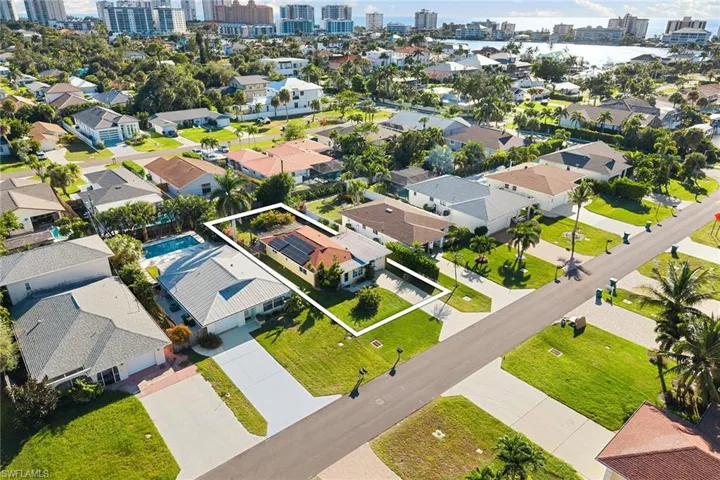 520  99th N AVE, Naples, FL 34108