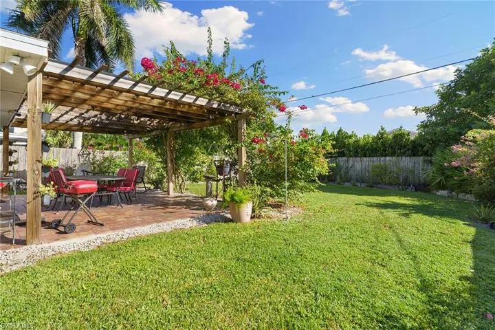 520  99th N AVE, Naples, FL 34108