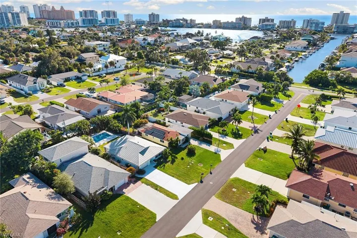 520  99th N AVE, Naples, FL 34108