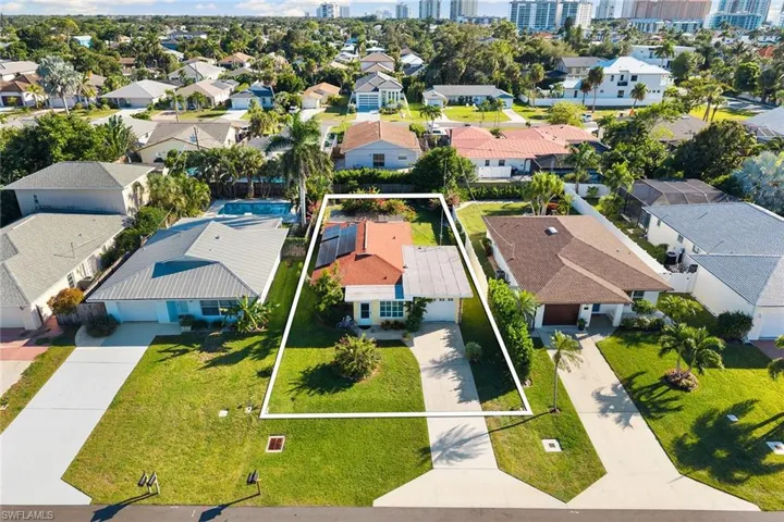 520  99th N AVE, Naples, FL 34108