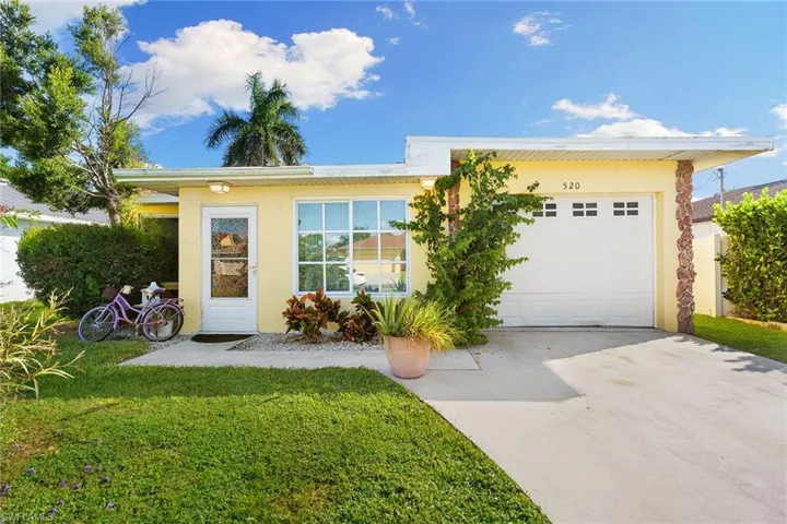 520  99th N AVE, Naples, FL 34108