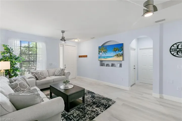 15068  Summit Place  CIR, Naples, FL 34119