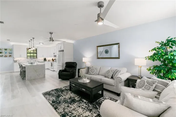 15068  Summit Place  CIR, Naples, FL 34119