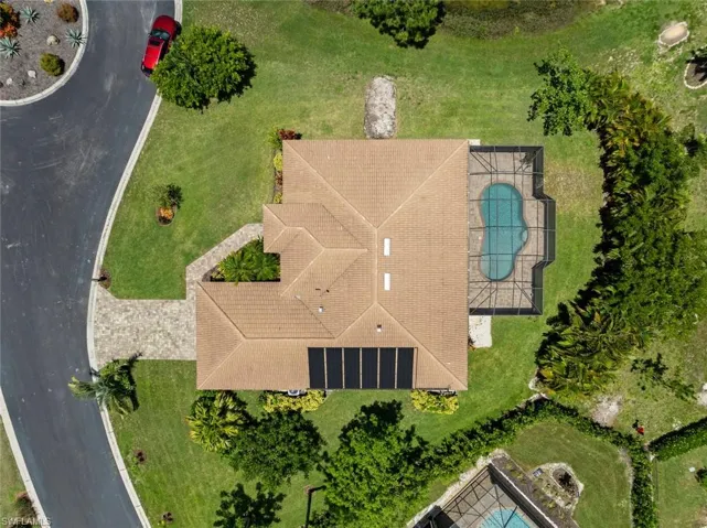 Birds eye view of property