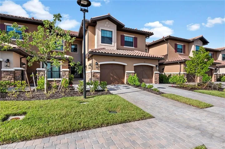 15328  Lucerna  ST, Naples, FL 34114