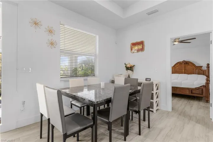 Dining room with ceiling fan