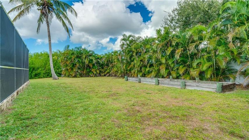 Large Private Back Yard with plenty of room for a Pool!