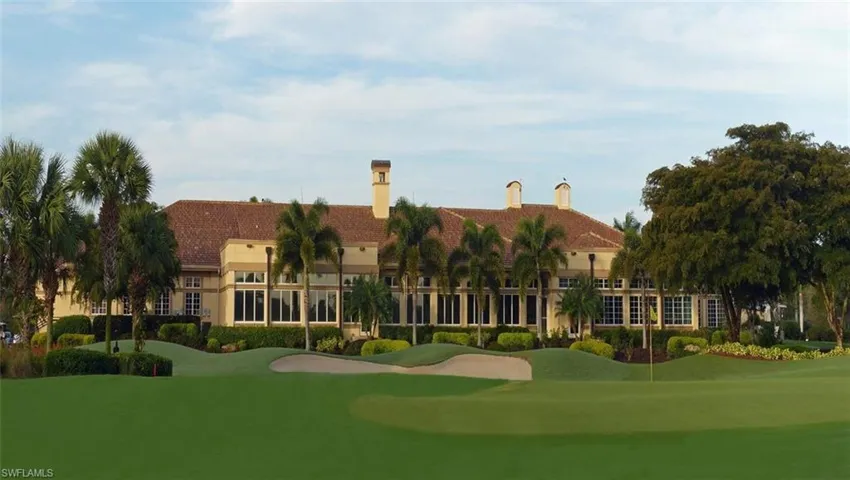View of home's community with view of golf course