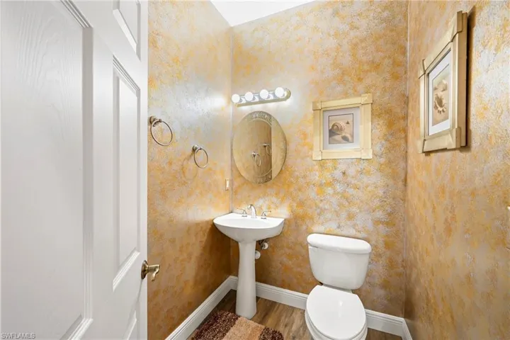 13921 Avon Park Cir 204, Fort Myers, Florida 33912