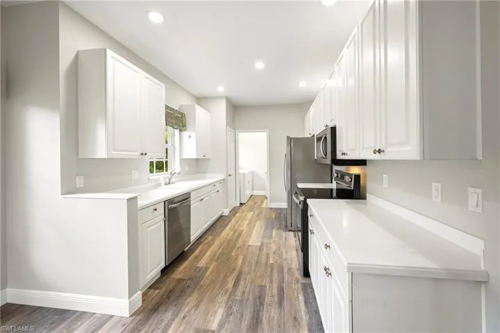 13921 Avon Park Cir 204, Fort Myers, Florida 33912