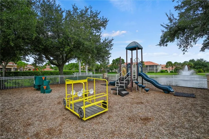 13921 Avon Park Cir 204, Fort Myers, Florida 33912