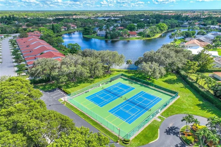 6635 Vancouver Ln, Naples, Florida 34104
