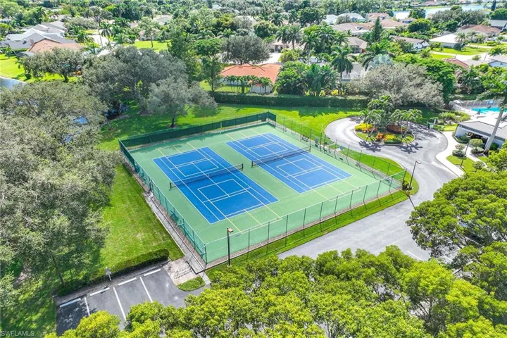 6635 Vancouver Ln, Naples, Florida 34104