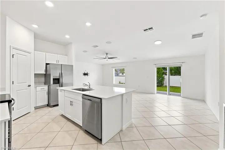 3513 Ne 12th Ave, Cape Coral, Florida 33909