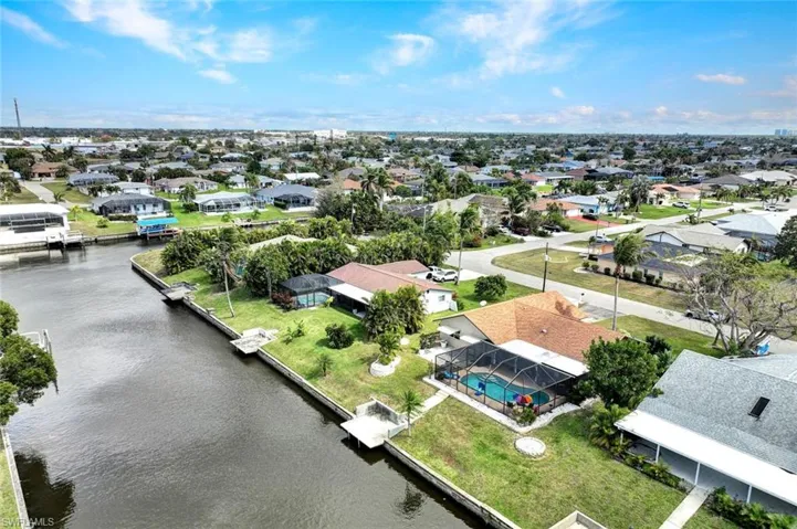 1412 SE 11th  PL, Cape Coral, FL 33990