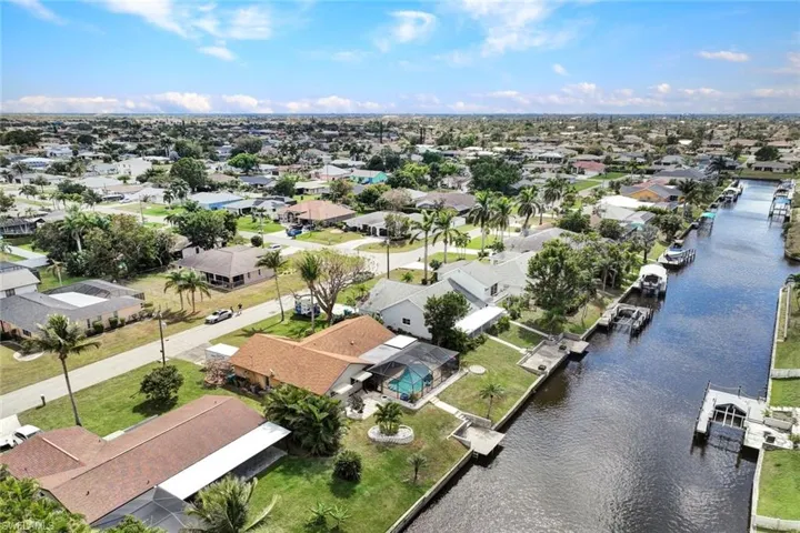 1412 SE 11th  PL, Cape Coral, FL 33990