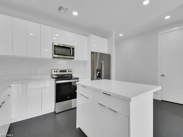4550  29th SW ST, Lehigh Acres, FL 33973