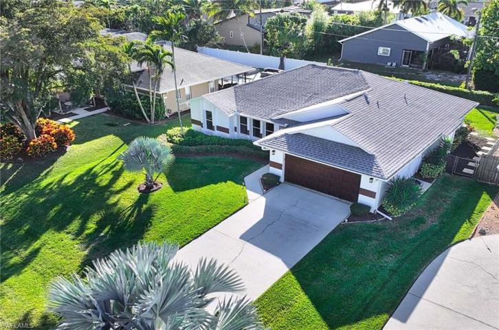 888 Hidden Terrace RD, NAPLES FL 34104