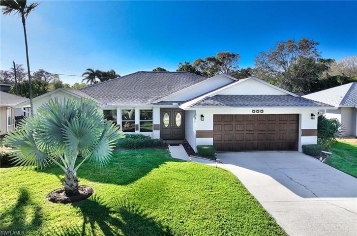 888 Hidden Terrace RD, NAPLES FL 34104