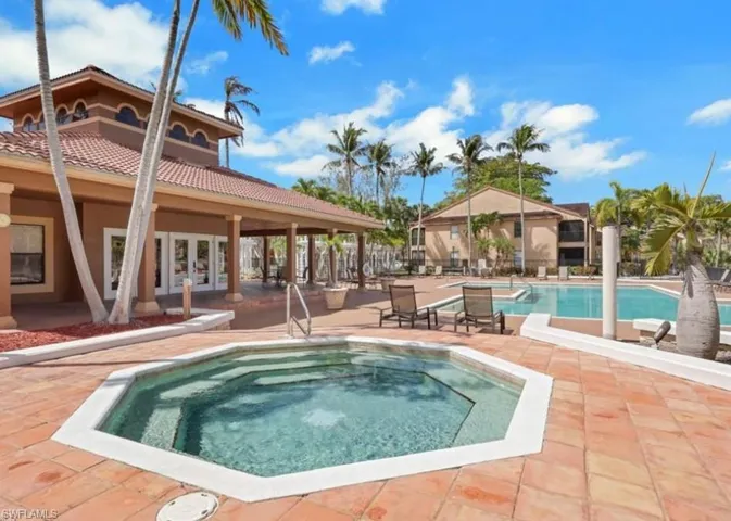 2118 Arbour Walk Cir 2811, Naples, Florida 34109