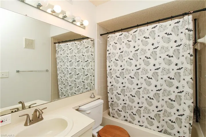 2118 Arbour Walk Cir 2811, Naples, Florida 34109