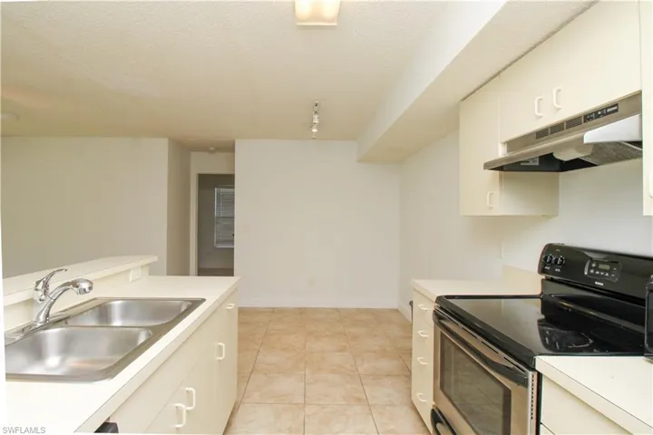 2118 Arbour Walk Cir 2811, Naples, Florida 34109