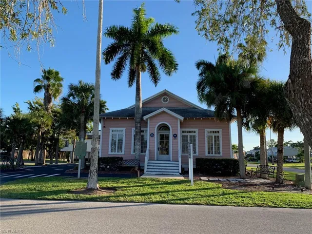 Everyglades City