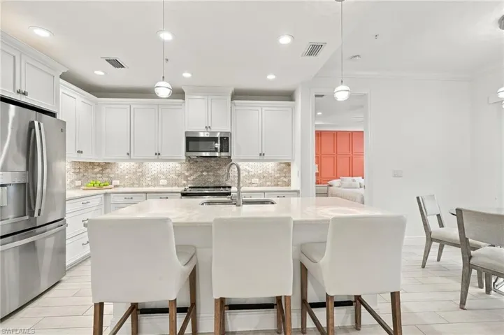 2543 Seychelles Dr 604, Naples, Florida 34112